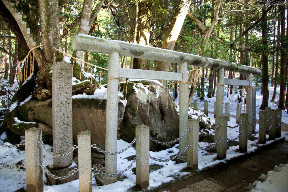 眞名井神社　磐座