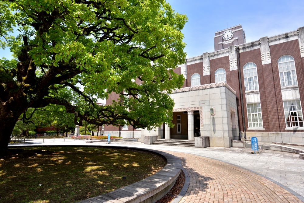 京都大学