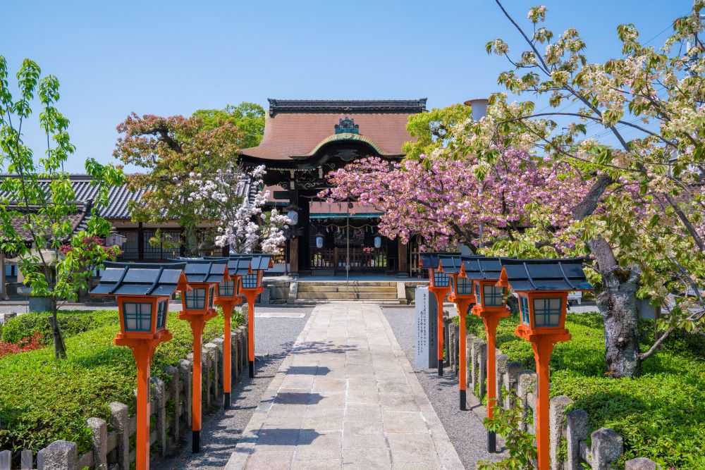 六孫王神社